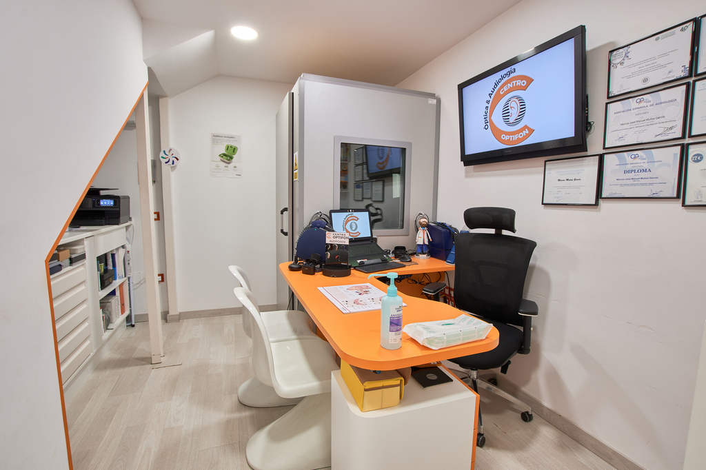 GABINETE-DE-AUDIOLOGIA-OPTIFON_1024