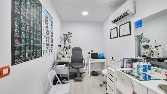 GABINETE-DE-OPTICA-OPTOMETRIA-OPTIFON_1024