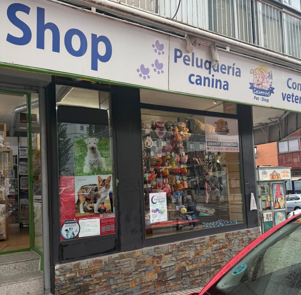 cachorritos con cartel