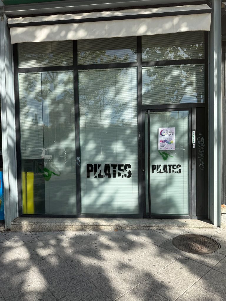 pilates foto cartel feria